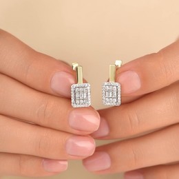 Серьги с бриллиантом