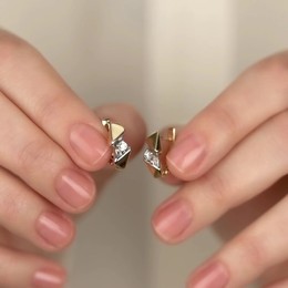 Серьги с бриллиантом